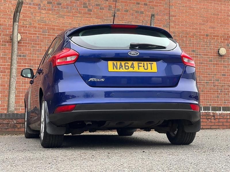 Used Ford Focus Titanium 115 HP (84 kW) 2014 Blue Hatchback