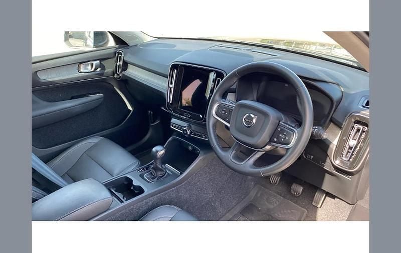 Used Volvo XC40 Inscription 163 HP (119 kW) 2021 Blue SUV