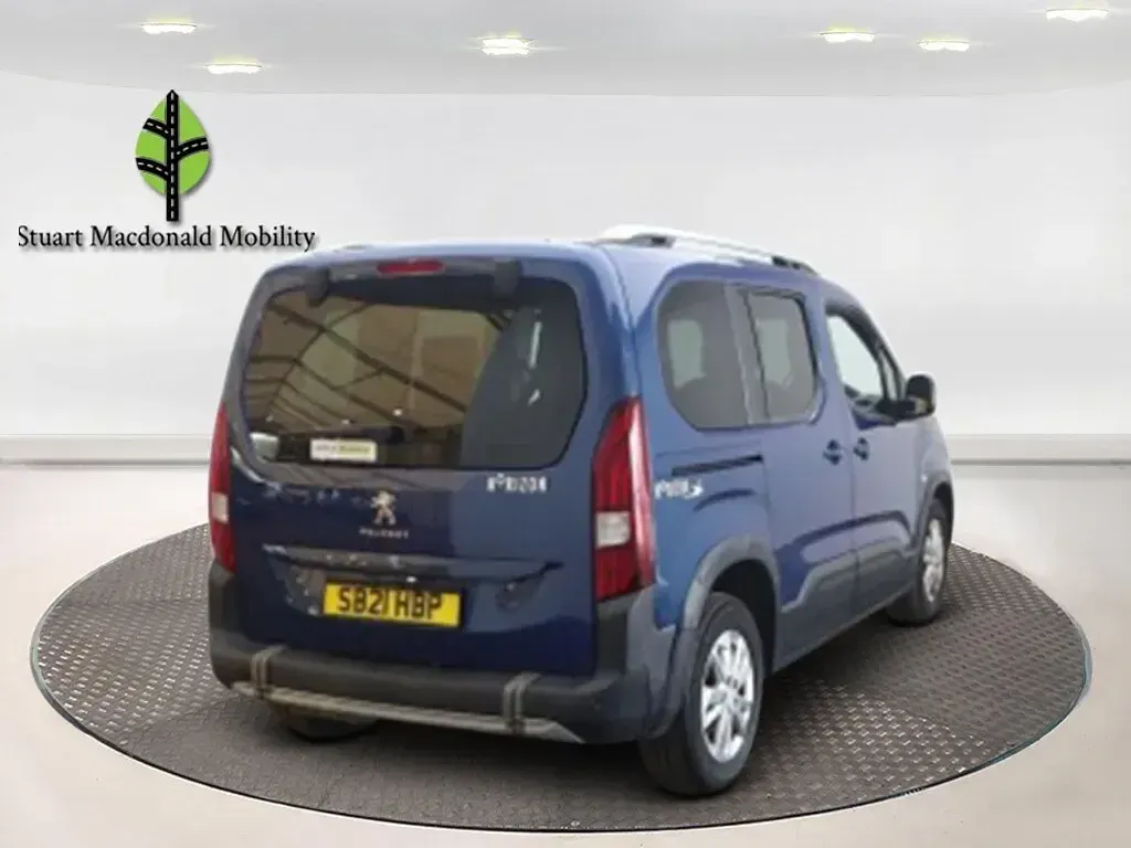 Used Peugeot Rifter Allure 131 HP (96 kW) 2021 Blue MPV
