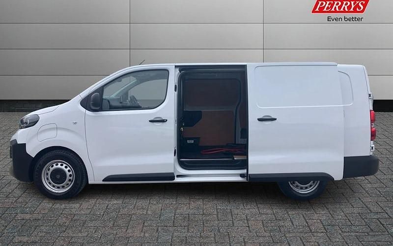 Used Peugeot e-Expert 100 kW (136 HP) 2025 Van