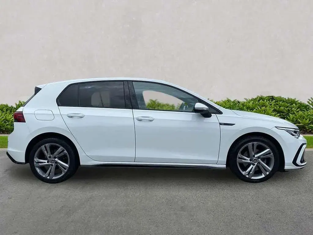Used VW Golf VIII R-line 130 HP (95 kW) 2023 White Hatchback