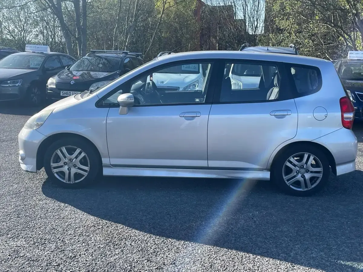 Used Honda Jazz Sport 83 HP (61 kW) 2006 Silver Hatchback