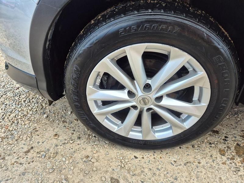 Used Nissan Qashqai Acenta Premium 2014 Silver SUV