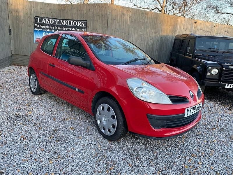 Red Used 2008 Renault Clio II Hatchback | £1,695 (Good price) - Image 1/4
