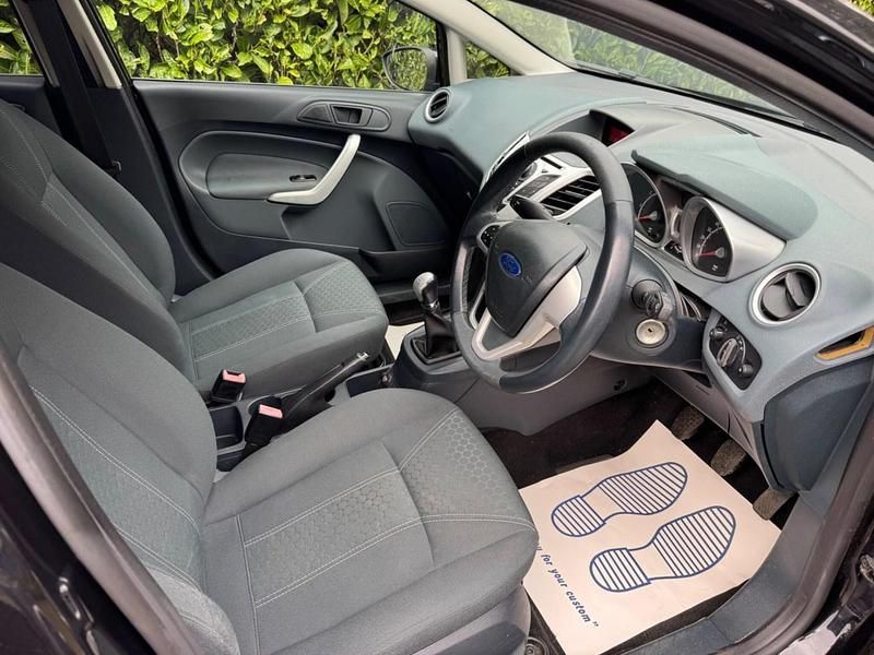 Used Ford Fiesta Zetec 96 HP (70 kW) 2011 Black Hatchback