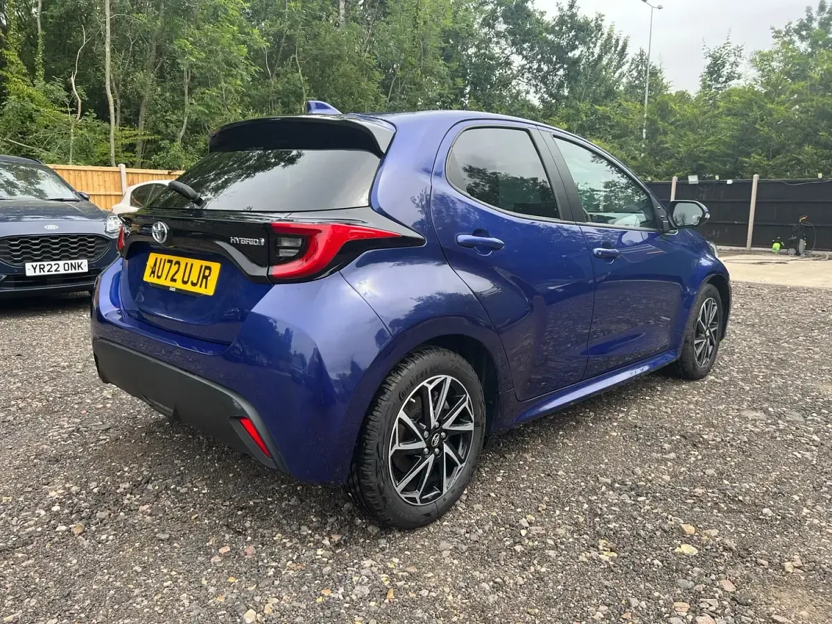 Second-hand Toyota Yaris Hybrid Design 2022 Albastru Hatchback