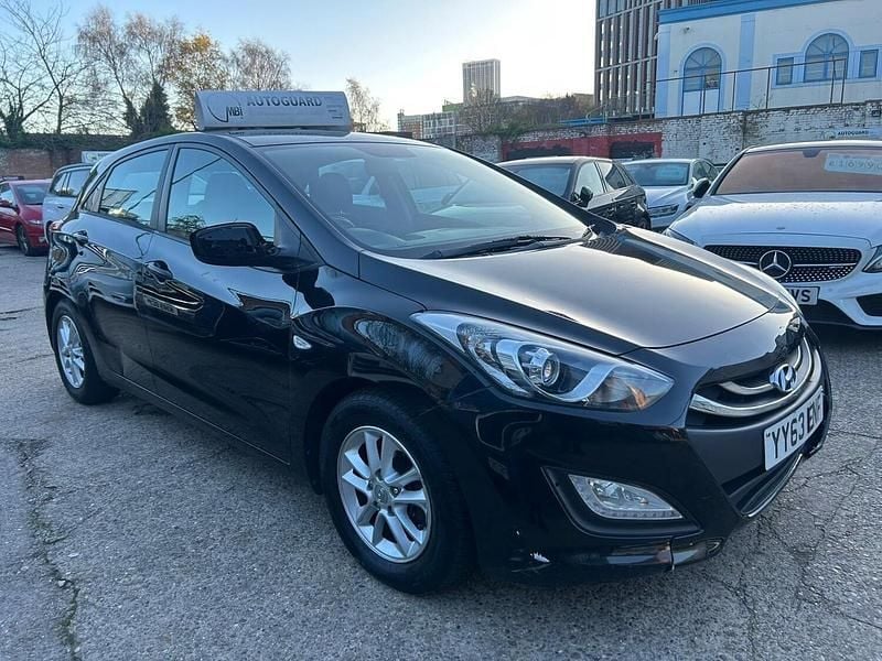 Black Used 2013 Hyundai i30 Active Hatchback | £2,495 (Fair price) - Image 1/3