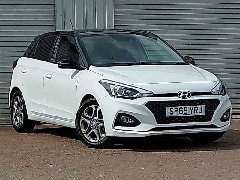 White Used 2019 Hyundai i20 Hatchback | £11,998 (A bit pricey) - Image 1/4