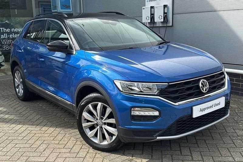 Blue Used 2019 VW T-Roc Design SUV | £13,989 (Fair price) - Image 1/4