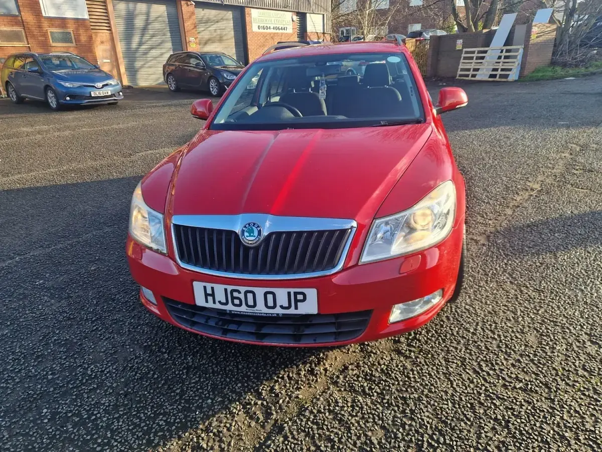 Used Skoda Octavia Elegance 2011 Red Estate
