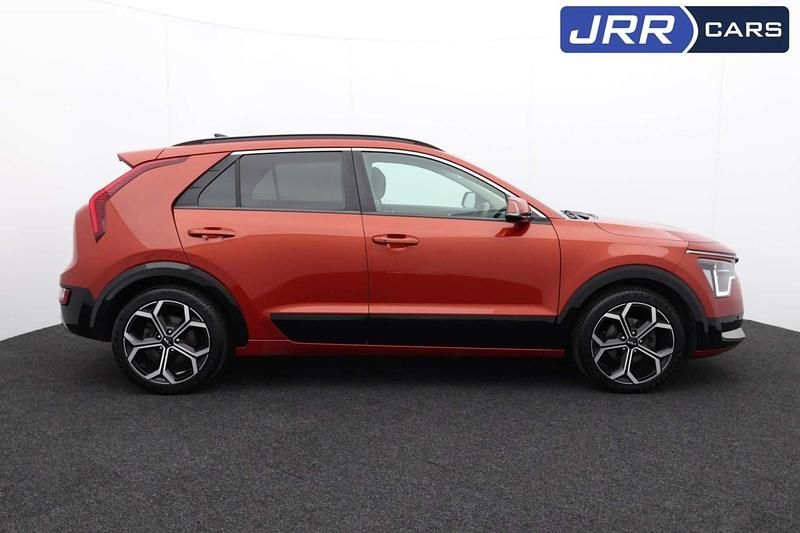 Used Kia Niro 139 HP (102 kW) 2022 Orange SUV