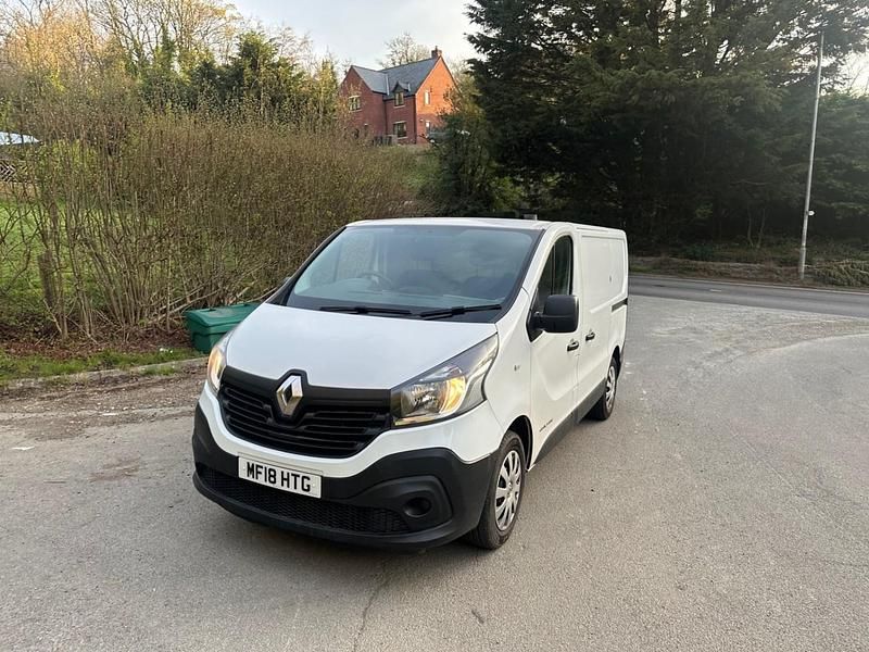 Begagnad Renault Trafic Business 2018 Vit Minibuss