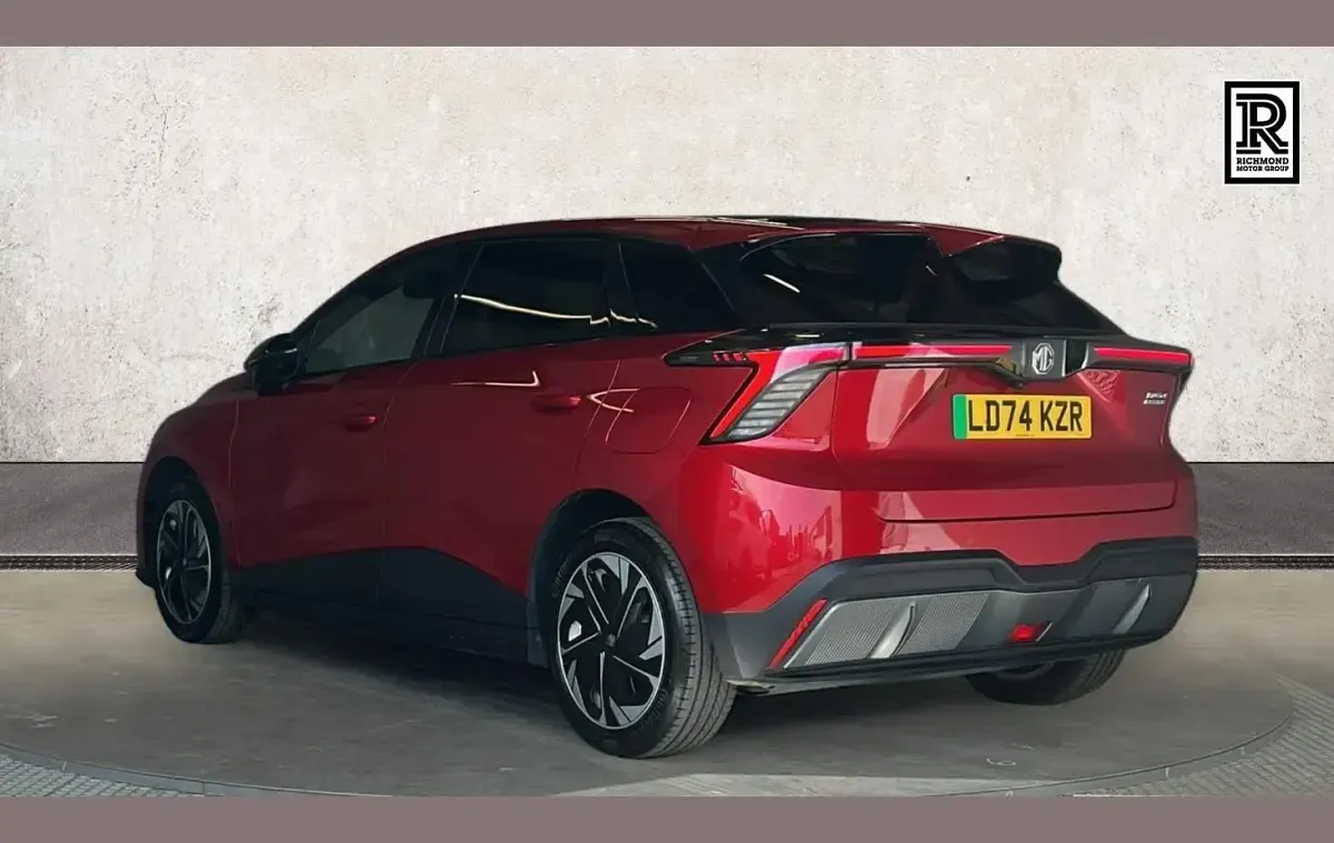 Usado MG MG4 EV Trophy 147 kW (200 HP) 2024 Vermelho Citadino
