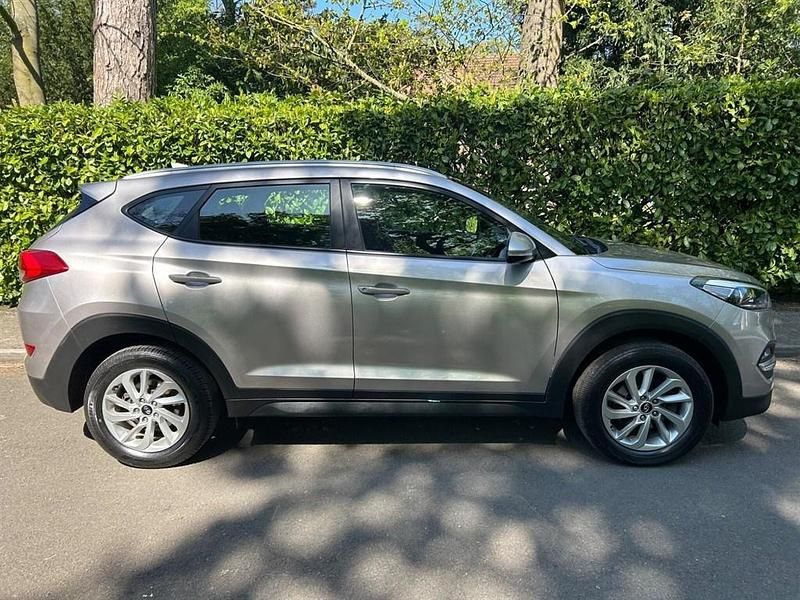 Usado Hyundai Tucson SE 177 CV (130 kW) 2018 Beige SUV