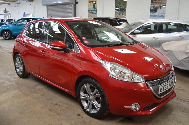 Red Used 2013 Peugeot 208 Allure Hatchback | £5,495 (Fair price) - Image 1/4