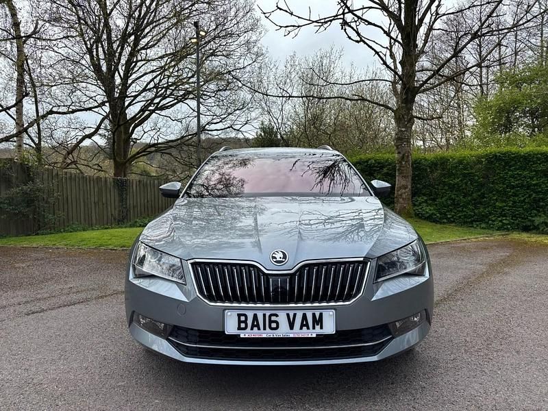 Used Skoda Superb SE L Executive 190 HP (139 kW) 2016 Grey Estate