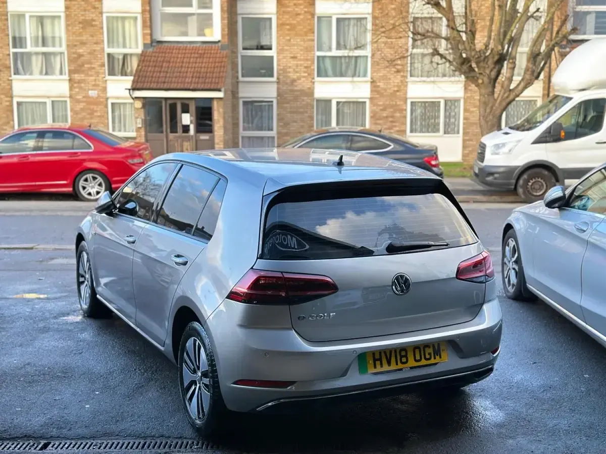 Usado VW e-Golf 99 kW (135 HP) 2018 Prateado Citadino