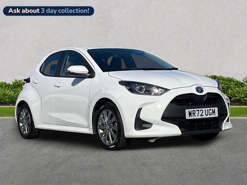 White Used 2022 Toyota Yaris Hybrid Hatchback | £15,999 (Good price) - Image 1/4