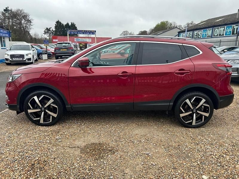 Used Nissan Qashqai S 2018 Red SUV