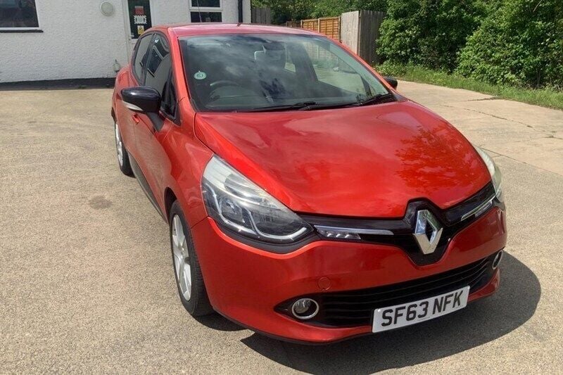 Red Used 2013 Renault Clio IV Dynamique Hatchback | £2,999 (Good price) - Image 1/1