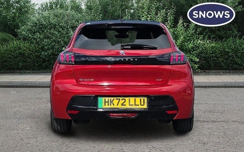 Used Peugeot e-208 Premium 100 kW (136 HP) 2022 Elixir red Hatchback