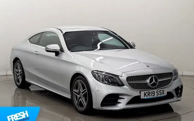 Begagnad Mercedes C220 AMG Line Premium 194 HK (142 kW) 2019 Sportkupé