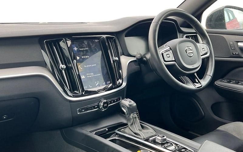 Used Volvo S60 R-Design 250 HP (183 kW) 2019 Red Sedan