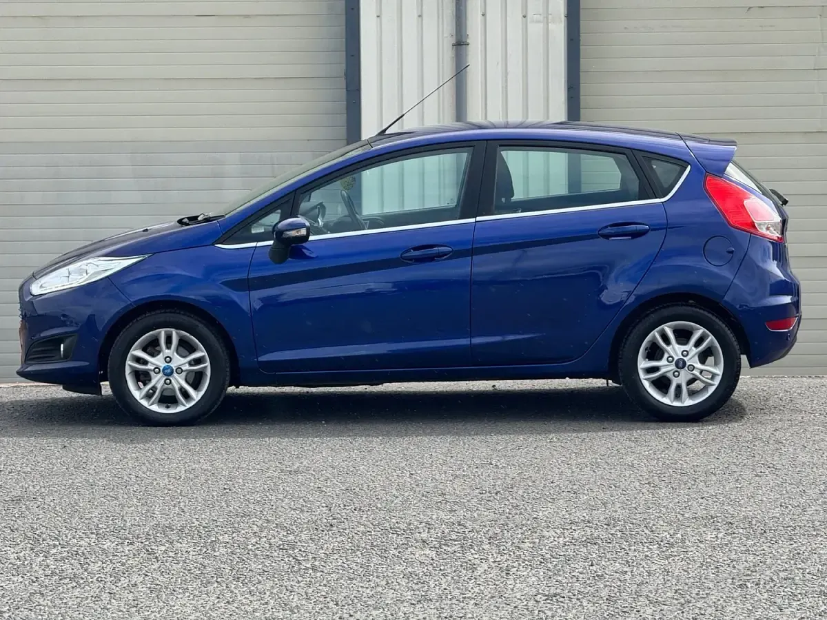 Used Ford Fiesta Zetec 2015 Blue Hatchback