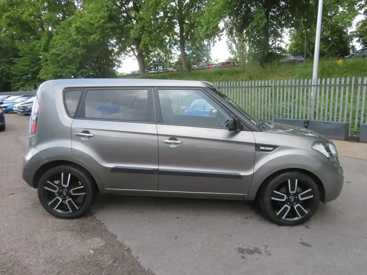 Used Kia Soul 126 HP (92 kW) 2011 Silver SUV