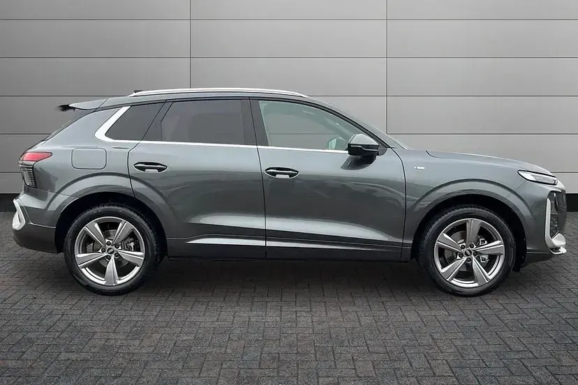 Used Audi Q3 S-Line 150 HP (110 kW) 2026 Grey SUV