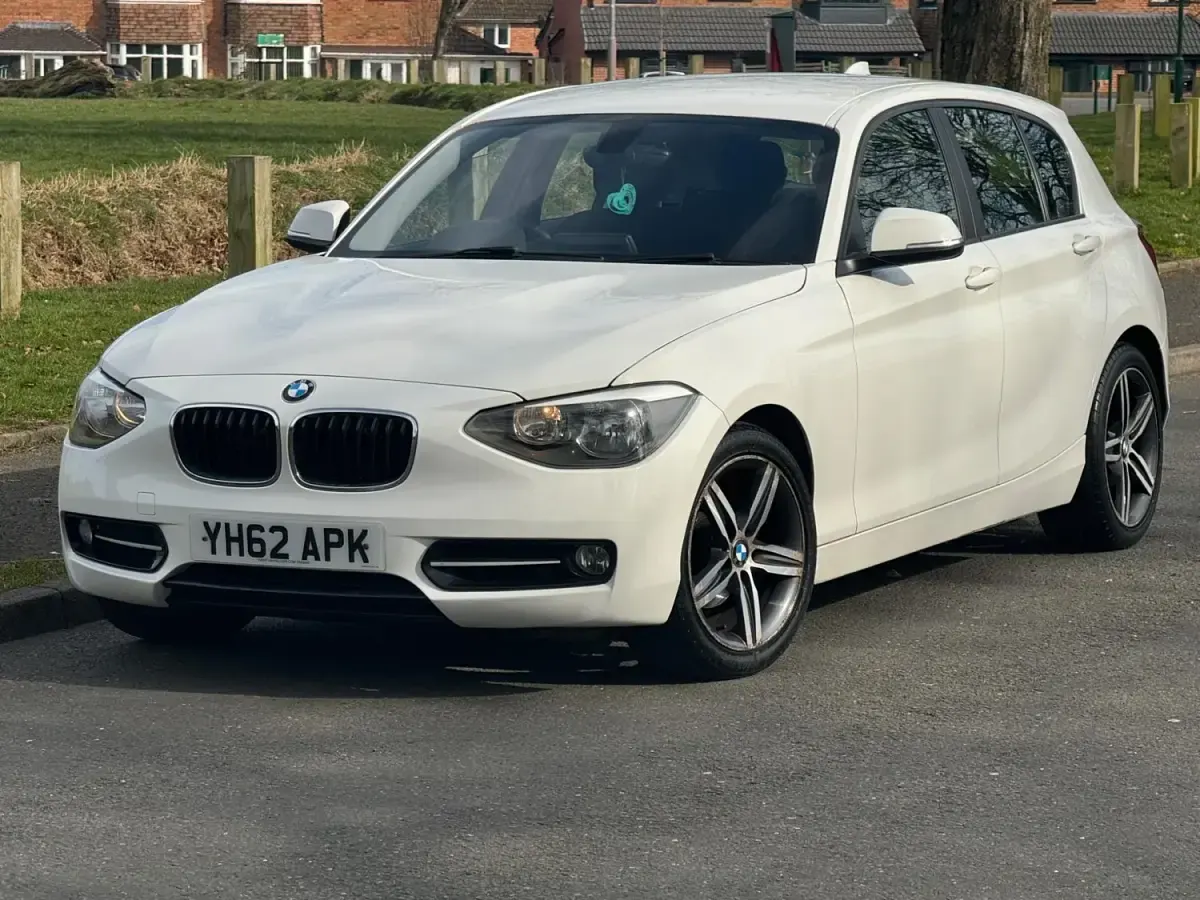 Used BMW 116 Sport Line 2012 White Hatchback