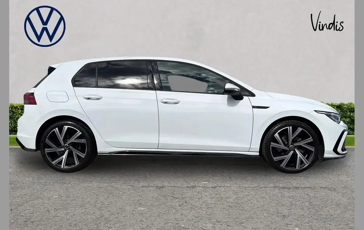 Used VW Golf VIII R-line 150 HP (110 kW) 2022 White Hatchback