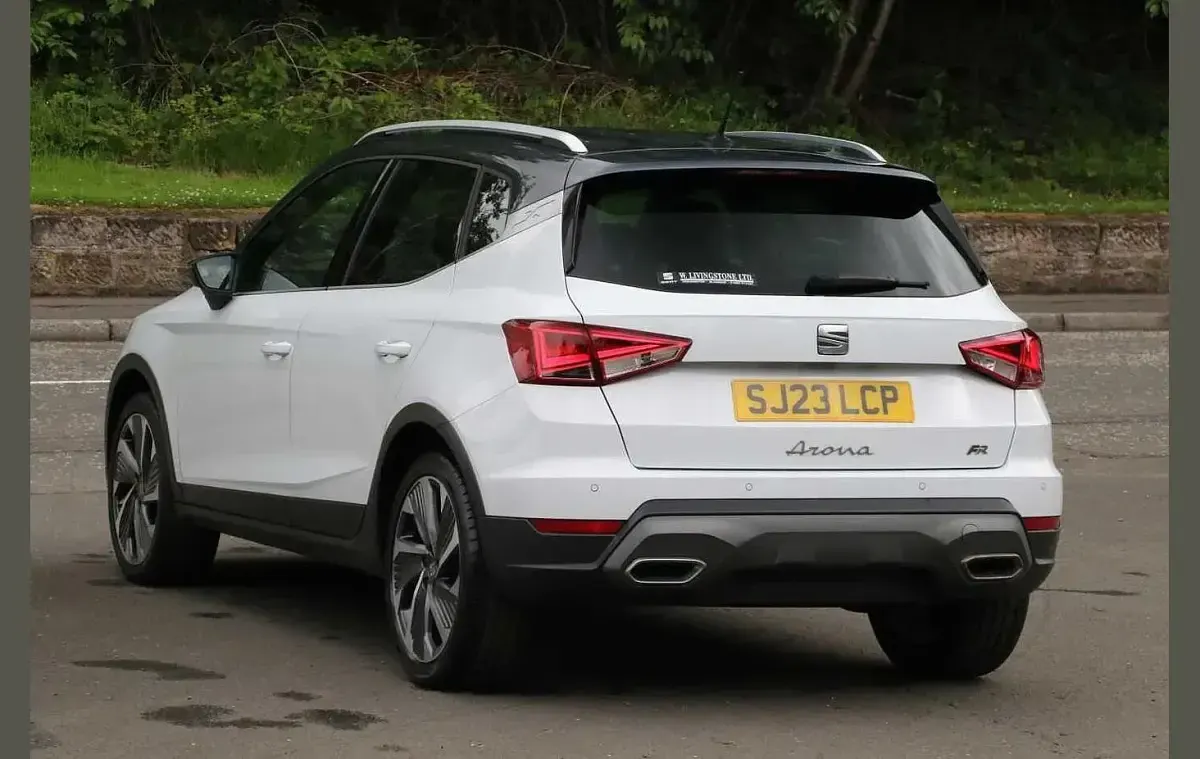 Used Seat Arona FR 108 HP (79 kW) 2023 White SUV