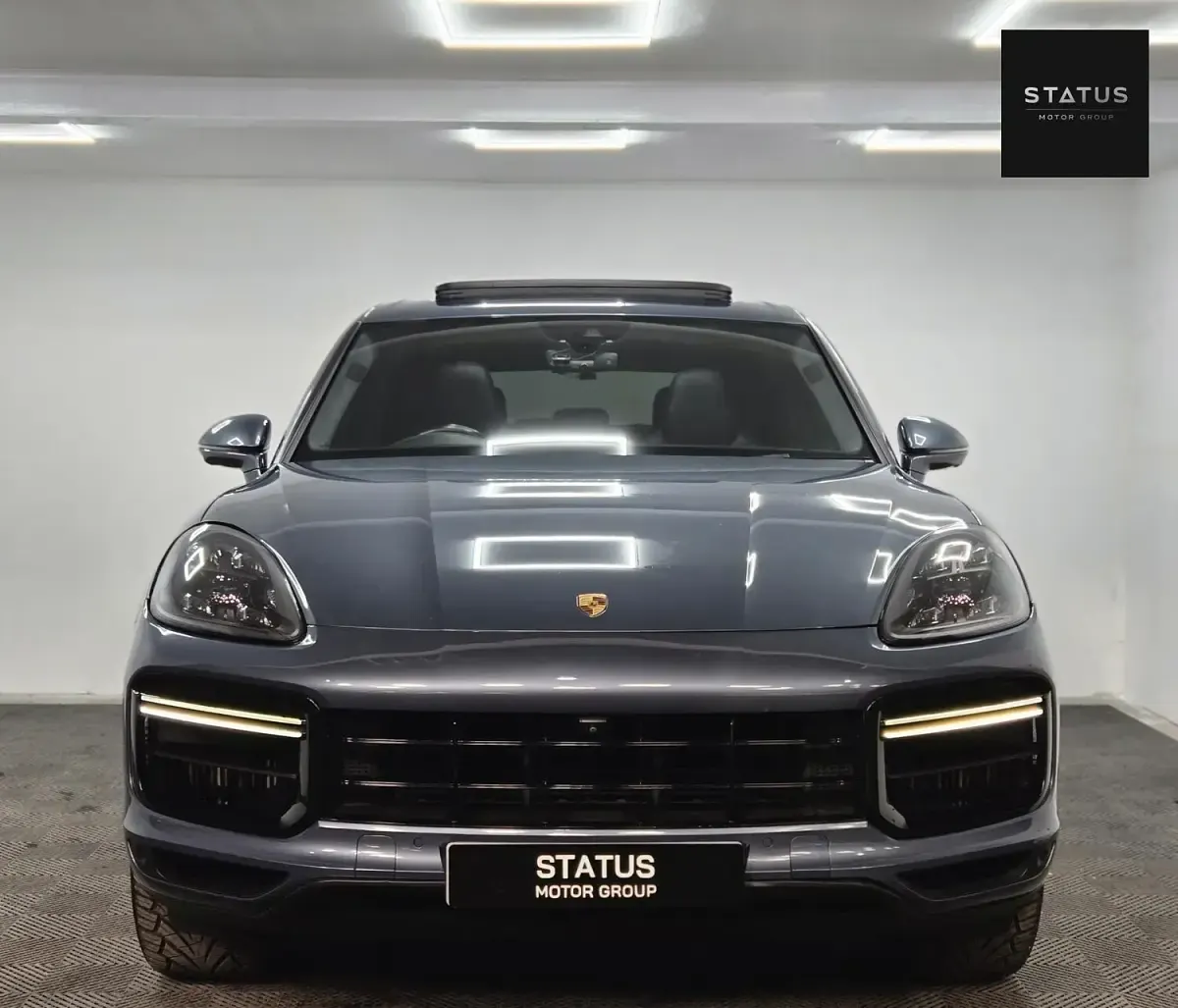 Käytetty Porsche Cayenne Turbo 550 HP (404 kW) 2018 Sininen Katumaasturi