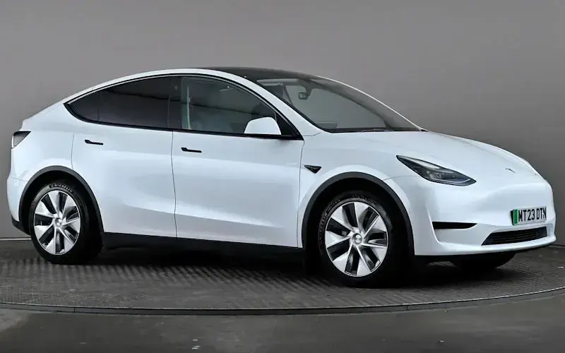 Begagnad Tesla Model Y RWD 219 kW (299 HK) 2024 SUV
