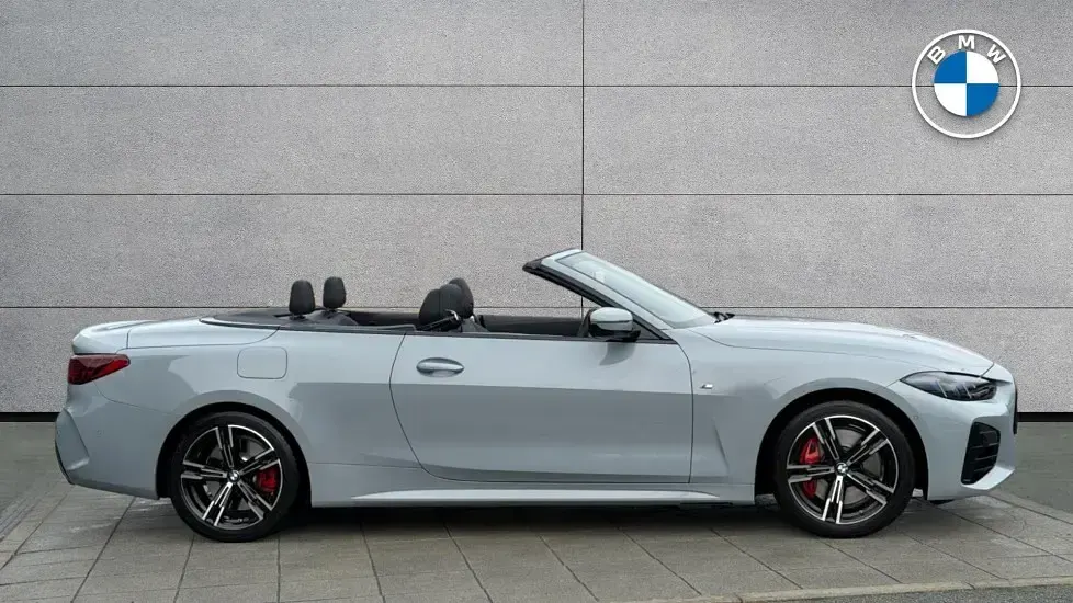 Usado BMW 420 M Sport 181 HP (133 kW) 2025 Cinzento Cabrios