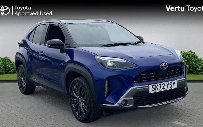 Used 2022 Toyota Yaris Hybrid Estate | £18,870 (Fair price) - Image 1/4