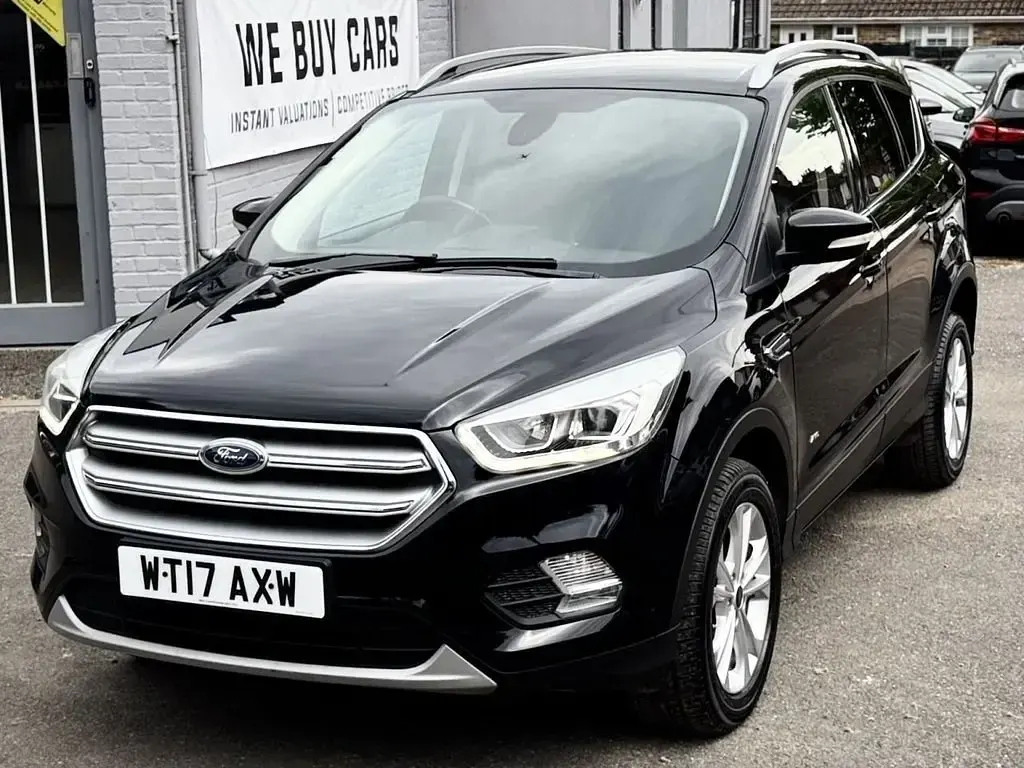 Usado Ford Kuga Titanium 180 HP (132 kW) 2017 Preto SUV