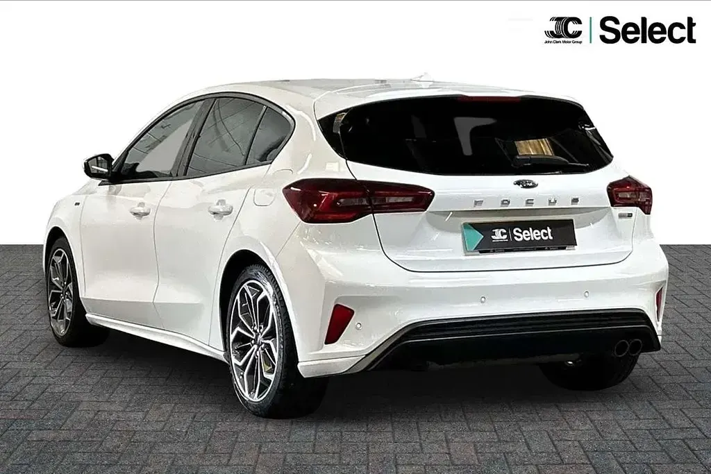 Używany Ford Focus ST-Line X 153 KM (112 kW) 2024 Biały Hatchback
