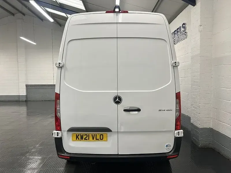 Used Mercedes Sprinter Premium 143 HP (105 kW) 2021 White Van