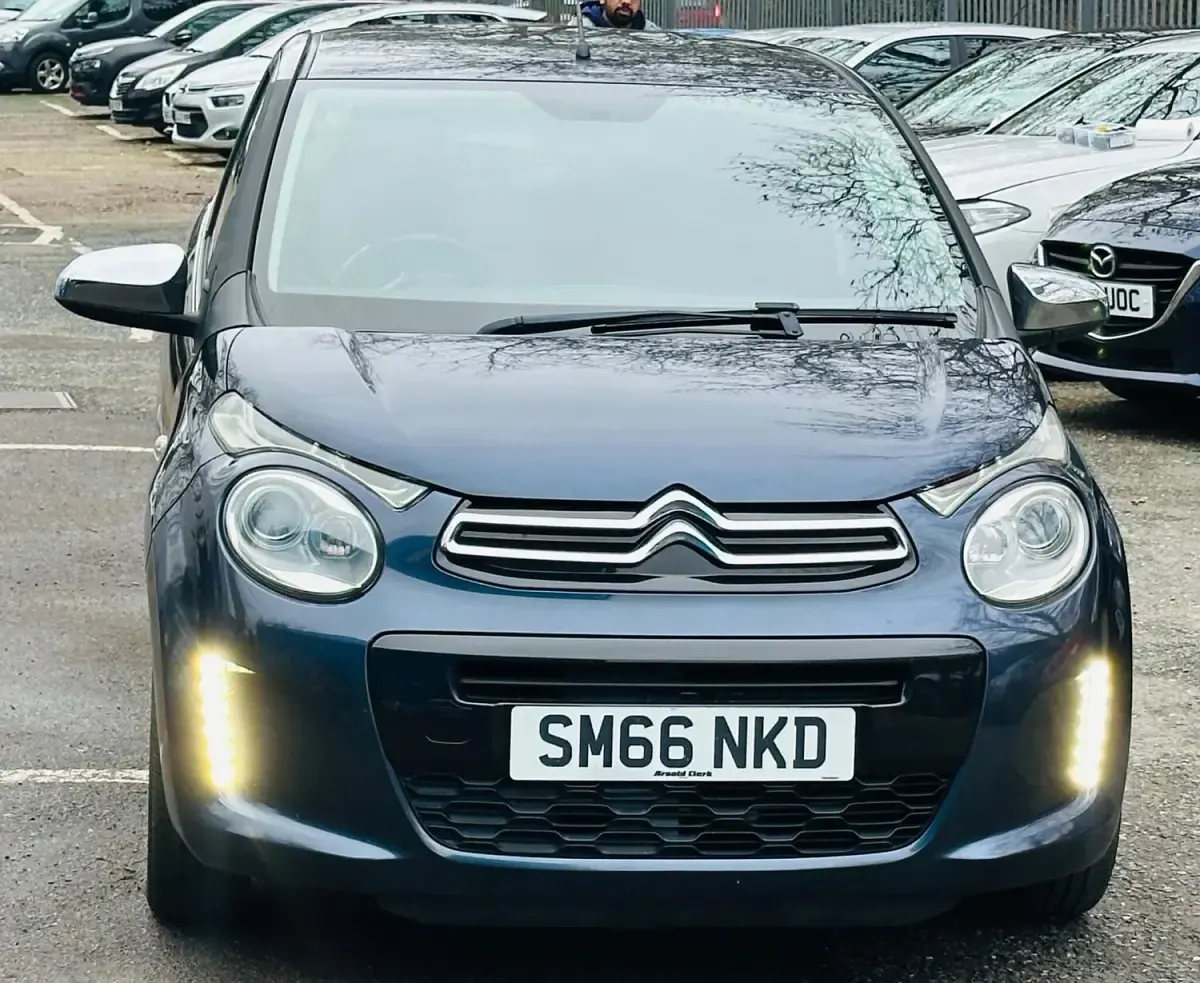 Usado Citroën C1 Flair 82 HP (60 kW) 2016 Azul Citadino