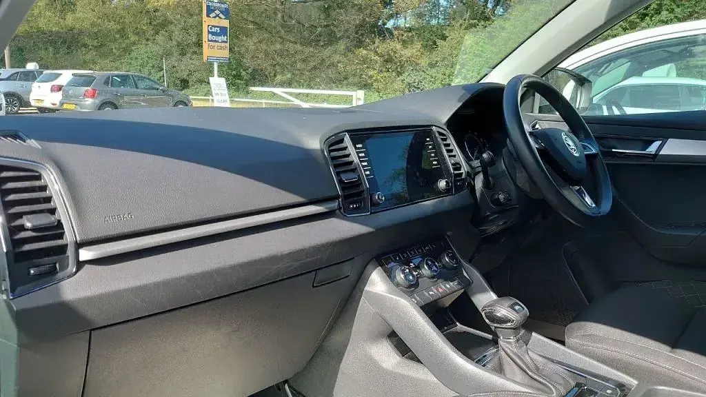Używany Skoda Karoq SE Technology 150 KM (110 kW) 2018 Biały SUV