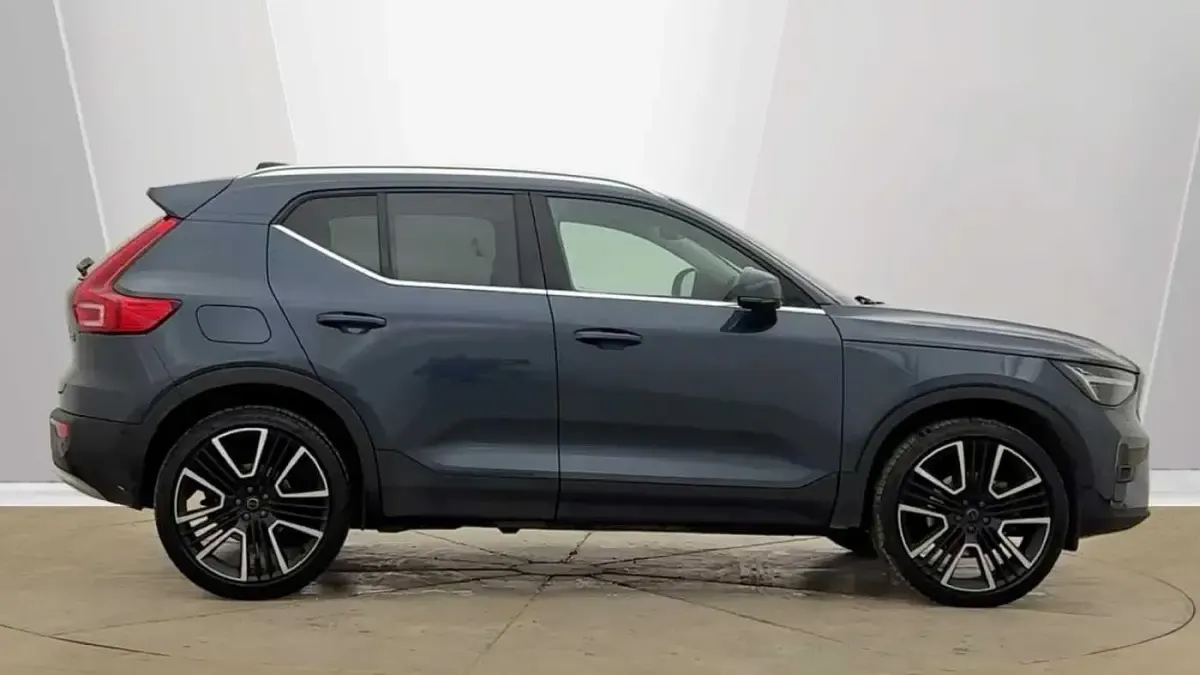 Used Volvo XC40 Ultra 161 HP (118 kW) 2025 Blue SUV