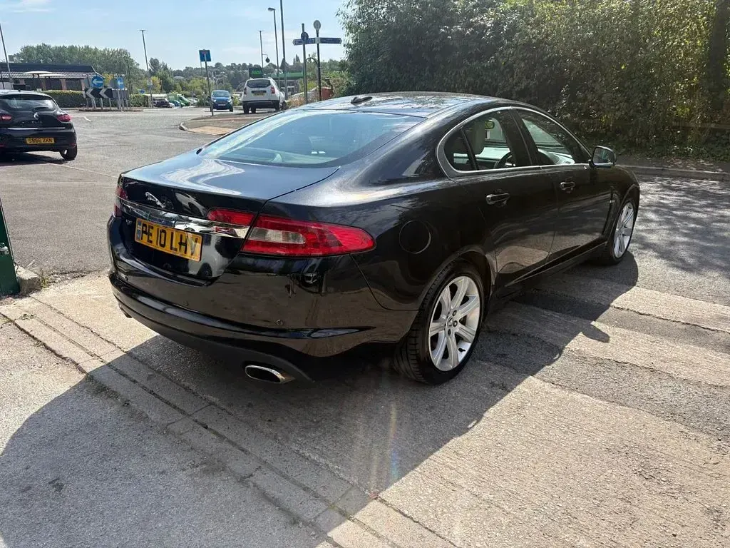 Used Jaguar XF Luxury 240 HP (176 kW) 2010 Black Sedan