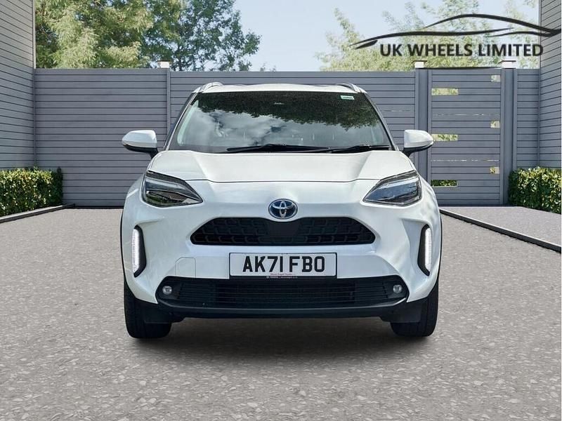 Used Toyota Yaris Hybrid Design 2021 White Hatchback