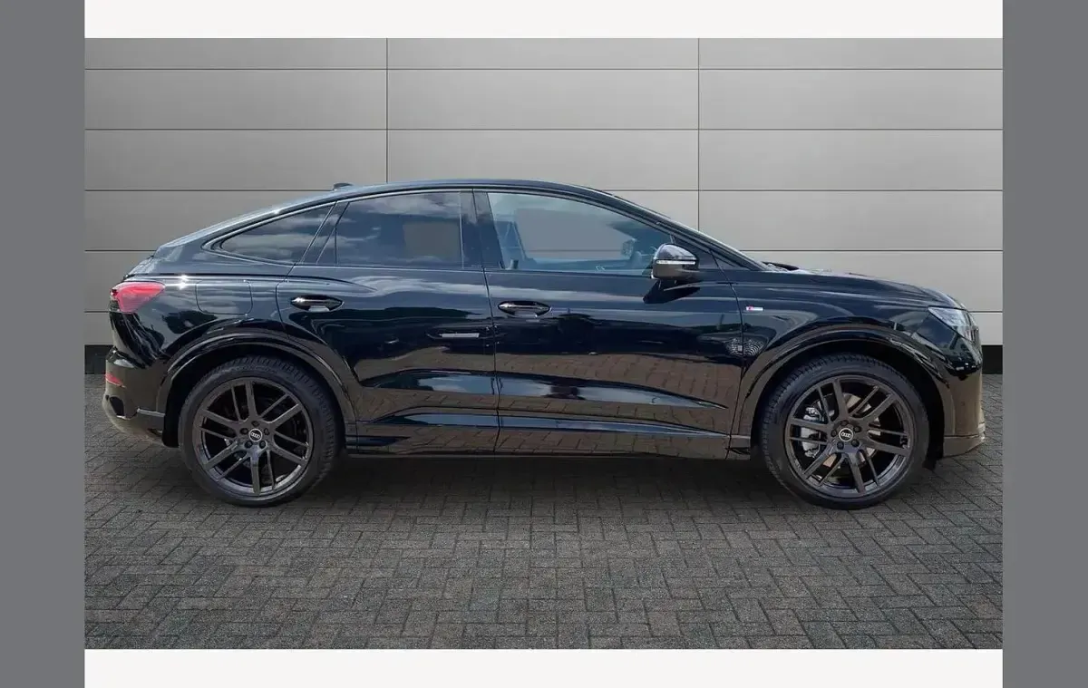 New Audi Q4 e-tron Performance 206 kW (281 HP) 2026 Black SUV