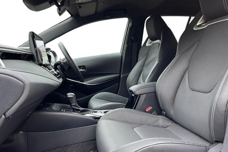 Used Toyota Corolla 178 HP (130 kW) 2025 Scarlet flare