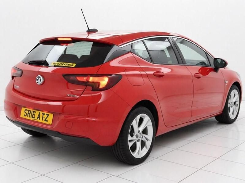 Used Vauxhall Astra SRi 150 HP (110 kW) 2016 Red Hatchback