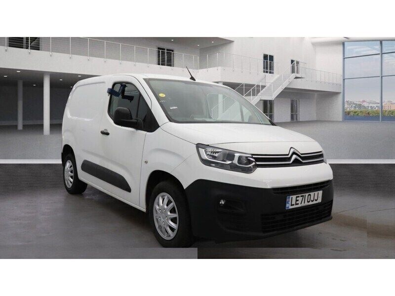 White Used 2022 Citroën Berlingo MPV | £7,600 (Good price) - Image 1/4