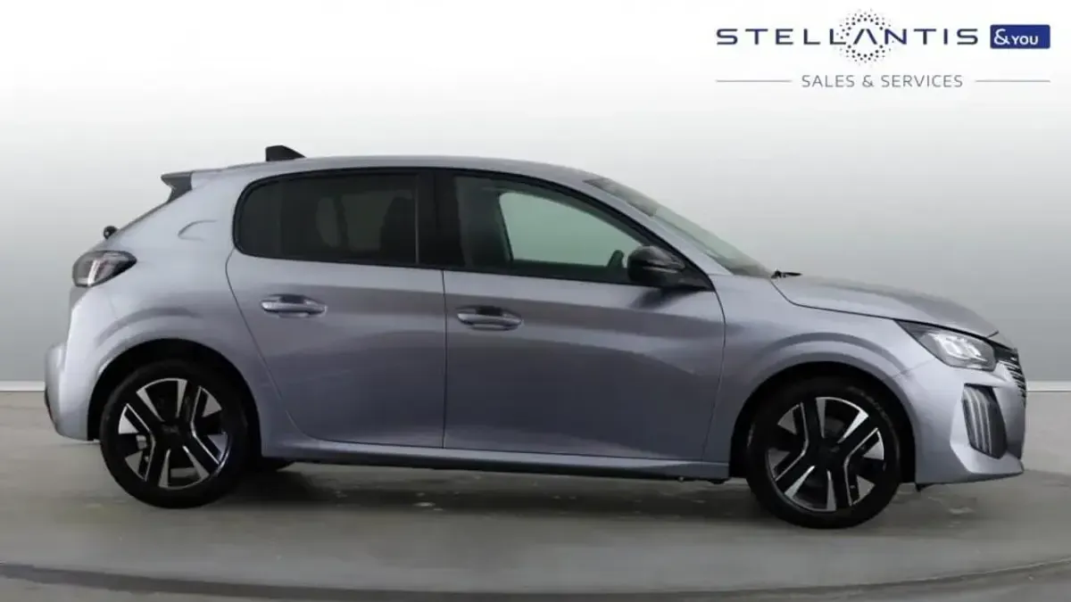 Gebraucht Peugeot 208 Allure 99 PS (72 kW) 2025 Grau Kleinwagen
